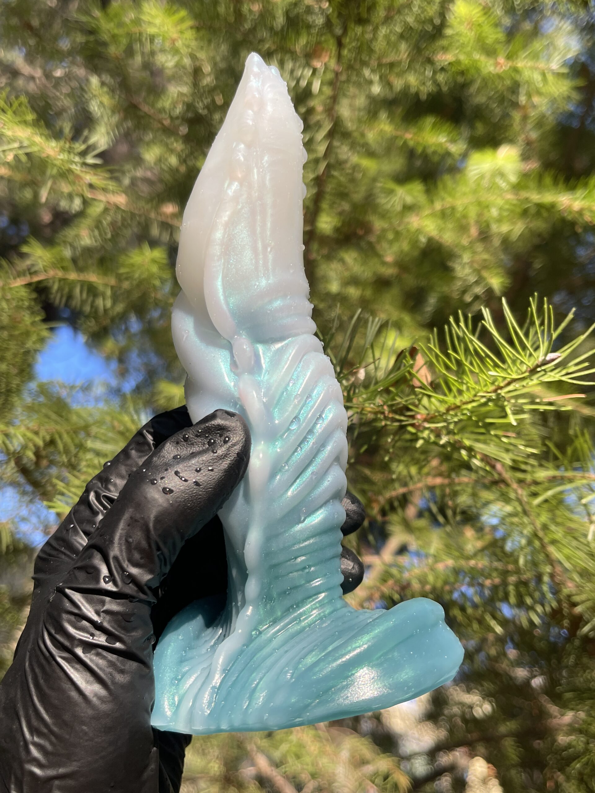 Dragon Dreamong size 7" 00-50 shore medium firmness with GLOW