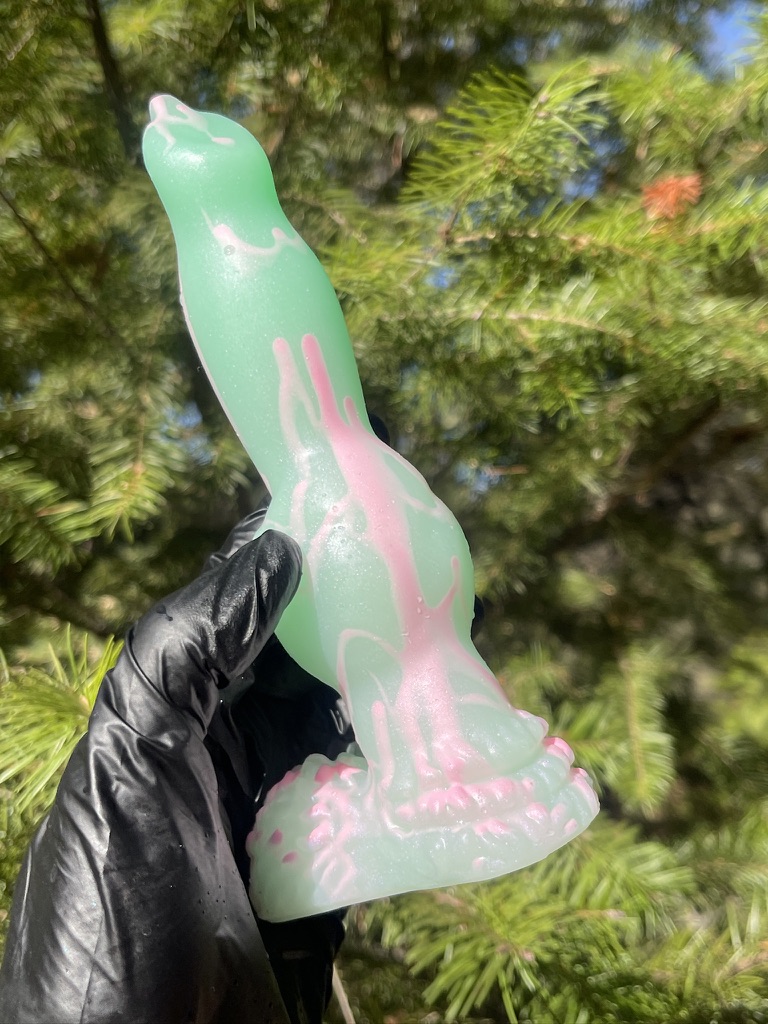 Dog Lucky Knotted Dildo 7" – Knotted Ghost, Medium (00-50), Glow FLOP - Image 6
