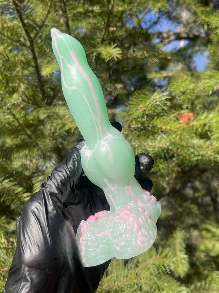 Dog Lucky Knotted Dildo 7" – Knotted Ghost, Medium (00-50), Glow FLOP - Image 3