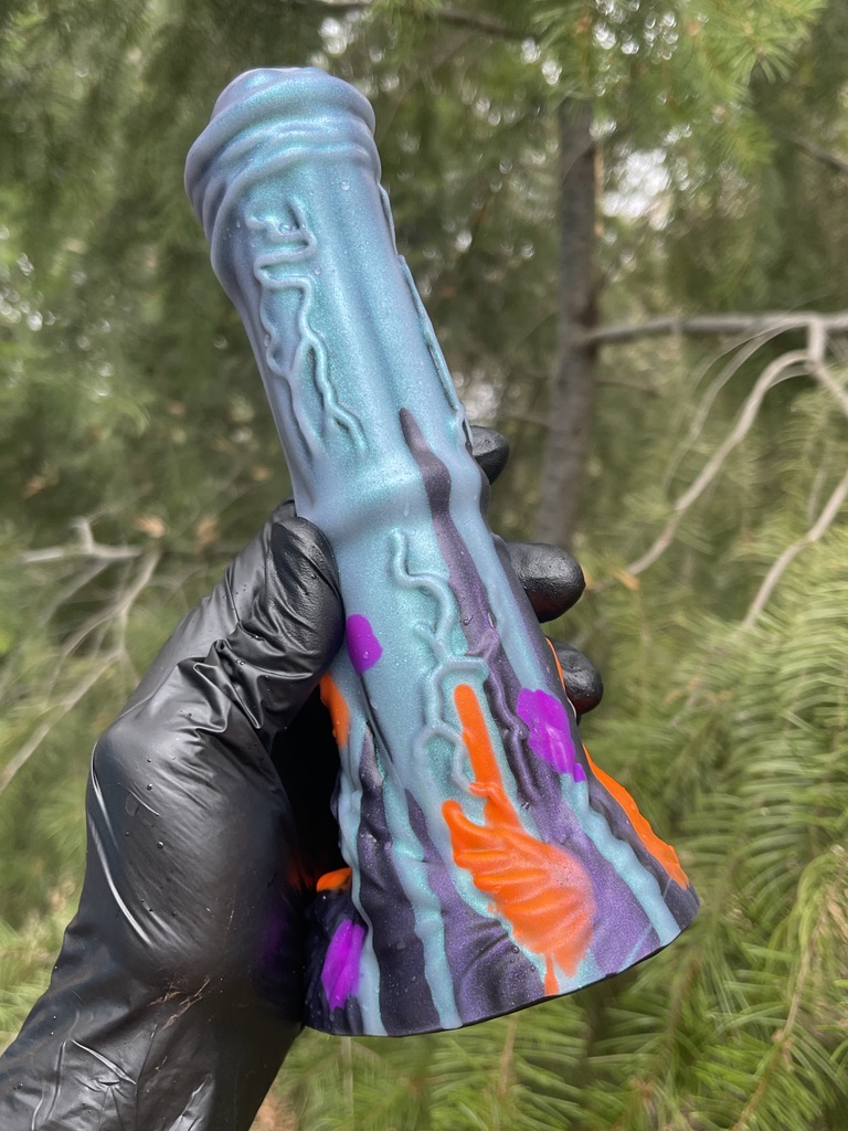 Pegasus Harvey Winged Dildo 8" – Spotted Steeds, Medium (00-50), Glow - Image 5