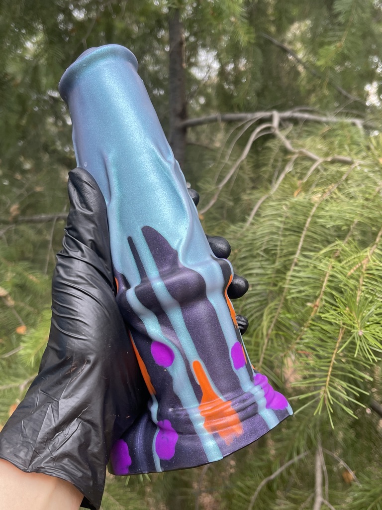 Pony Stanley Horse Dildo 9.5" – Spotted Steeds, Medium (00-50), Glow - Image 5