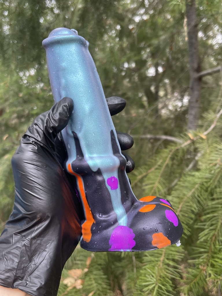 Pony Stanley Horse Dildo 7.5" – Spotted Steeds, Medium (00-50), Glow - Image 6
